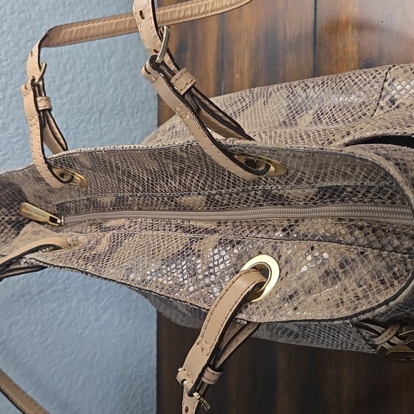 MICHAEL KORS Jet Set Tote Python Print - Picture 16 of 16